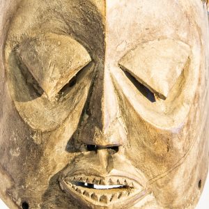Art africain masque no 0027- 45 x 27 cm